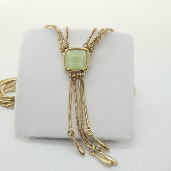 Multilayered gold plated necklace with green stone - Picture 2 of 3